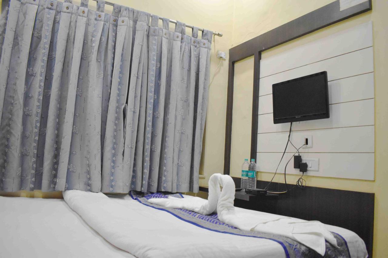 Hotel Mrk Варанаси Экстерьер фото